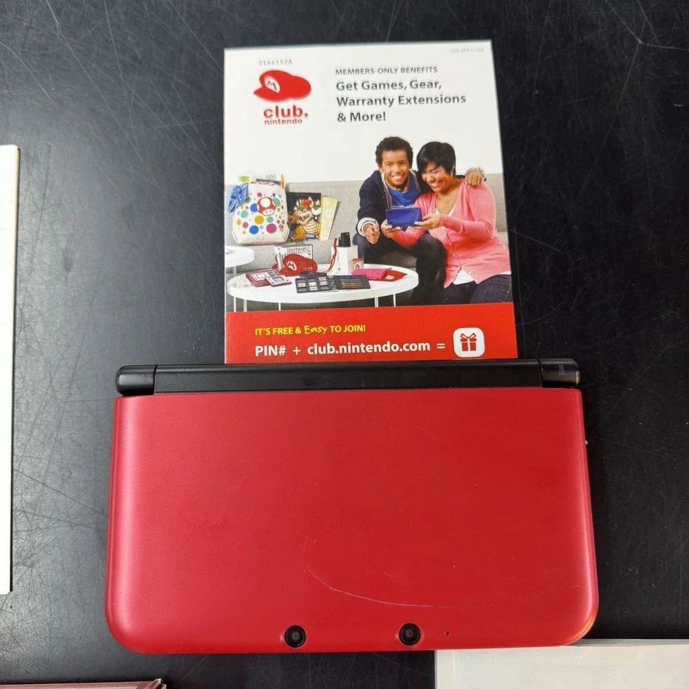 Nintendo 3DS XL Handheld Game Console Complete in Box Red/Black
